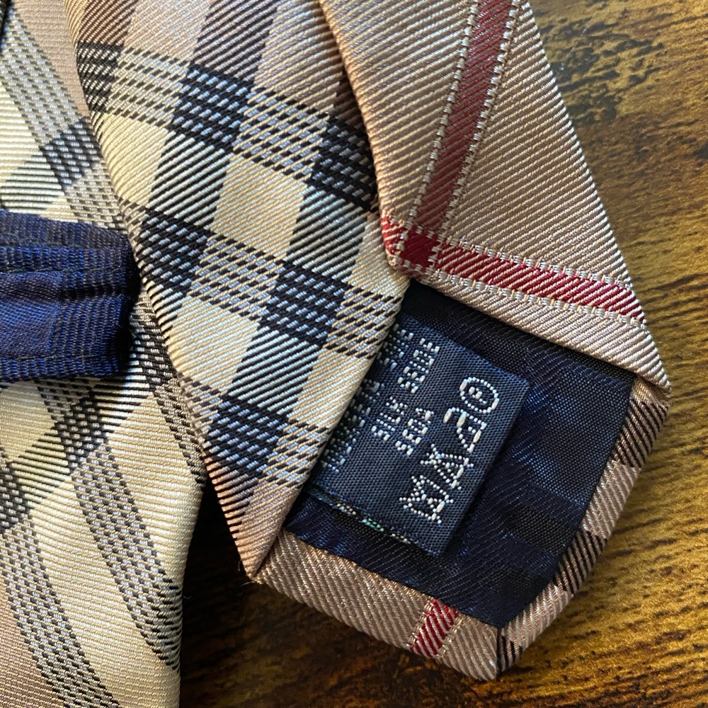 Burberry London men’s tie - Picture 3 of 11